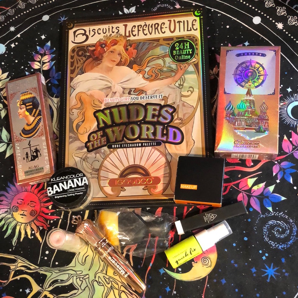 Nudes of the World Eyeshadow Palette